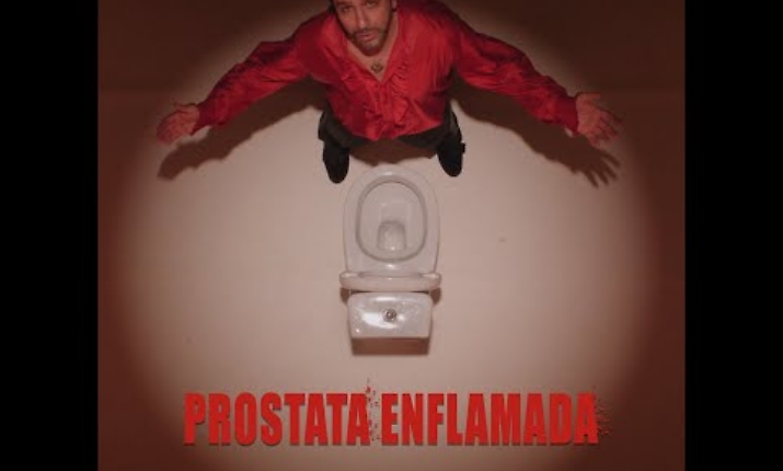 Checco Zalone lancia a reti unificate il nuovo brano "La prostata inflamada": ecco il videoclip