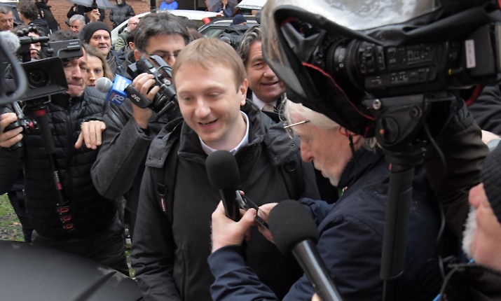 Garlasco, l&rsquo;udienza che spiazza tutti: Stasi in aula a Pavia, Sempio assente e la perizia che divide