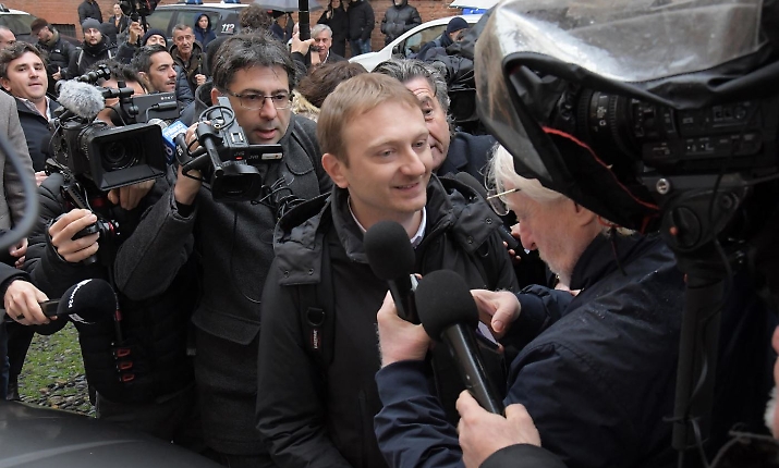 Garlasco, il ritorno di Stasi in aula: tra nuova perizia sul Dna e vecchie ferite che non si rimarginano