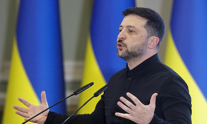 Zelensky aspetta la risposta di Mosca al piano in 20 punti ma niente rinuncia alla Nato