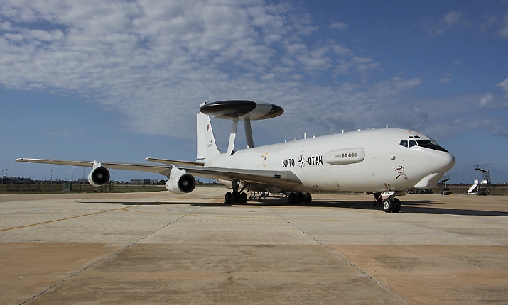 AWACS decollato da Trapani fino ai confini d&rsquo;Europa: il &ldquo;radar volante&rdquo; che ha vegliato su Kiev mentre piovevano missili