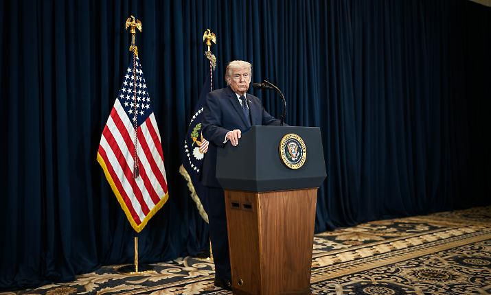 Trump chiama gli alleati a proteggere lo stretto di Hormuz, mentre sale l'allarme per missili dall'Iran verso Israele