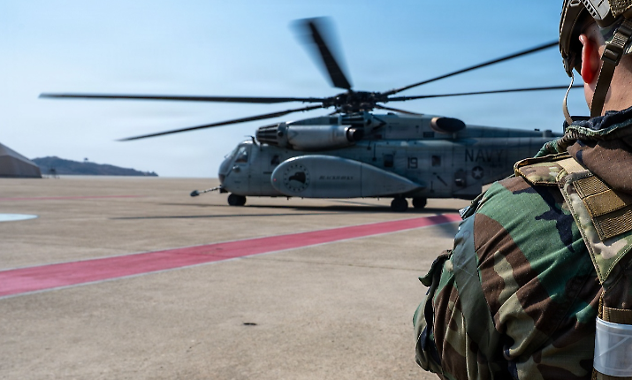 M5S lancia l'allarme su Sigonella: transito di F-15 e in assetto da combattimento