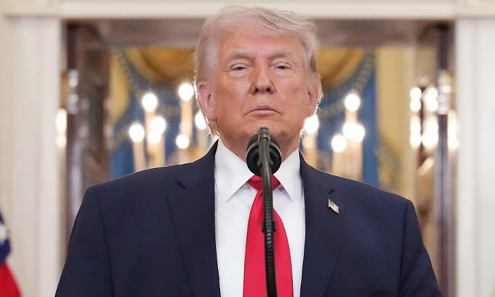 L'ultimatun di Pasqua, Trump minaccia l'inferno e d&agrave; 48 ore all'Iran: &laquo;O aprite Hormuz o bombardiamo&raquo;