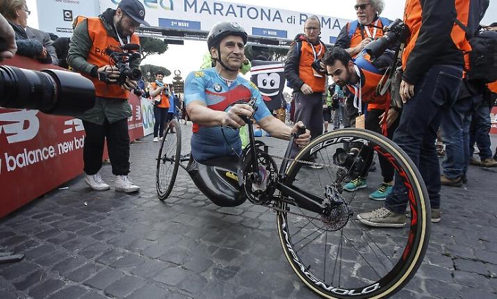 Dalle auto agli ori paralimpici: Alex Zanardi campione di resilienza