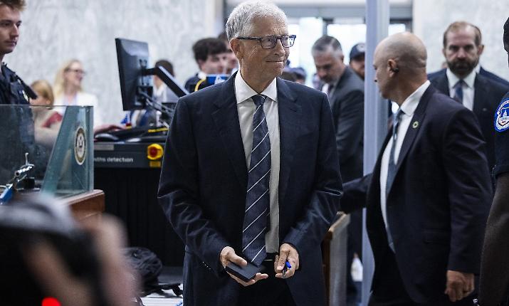 Caso Epstesin, parla Bill Gates: &laquo;Non ho mia molestato nessuna ragazza. Non avrei dovuto mai incontrarlo&raquo;