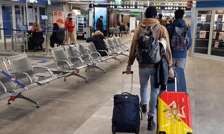 Sicilia, in sette anni se ne sono andati 96mila giovani: i dati provincia per provincia