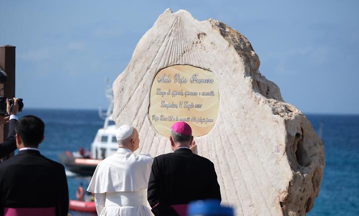 "O'sci&agrave;", il saluto di Papa Leone a un'isola che non si arrende all'indifferenza: cosa resta di una visita storica