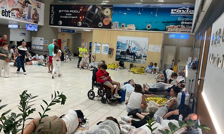 Caos voli per l'Etna: l'aeroporto di Catania riapre ma i consumatori denunciano i gravi disagi a Trapani