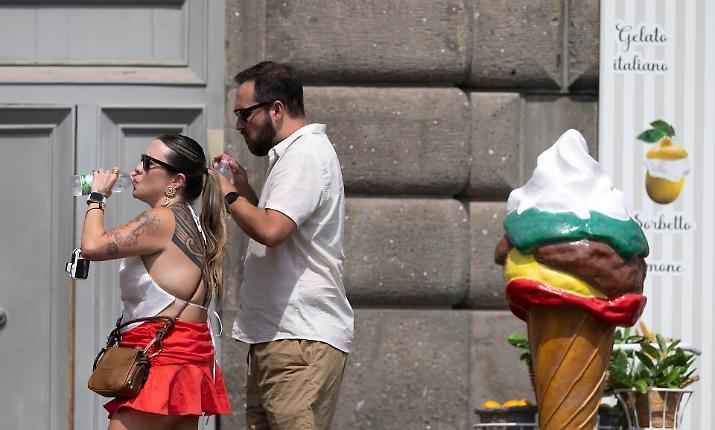 L'Europa in fiamme: i numeri spaventosi del giugno pi&ugrave; caldo di sempre | Sicilia ostaggio della canicola