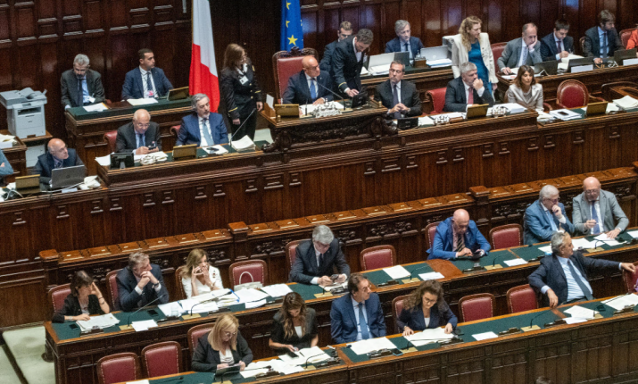 Preferenze, la Camera boccia Vannacci: nuovo schiaffo per la Meloni, centrodestra a pezzi
