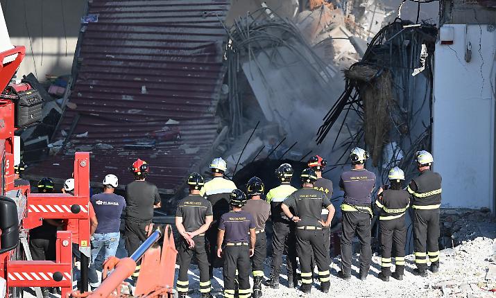Messina, il crollo della palazzina: ci sono tre indagati, luned&igrave; gli interrogatori in Procura