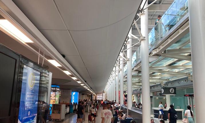 L'Etna concede una tregua: riapre l'aeroporto di Catania | L'eruzione e i tre possibili scenari dei prossimi giorni