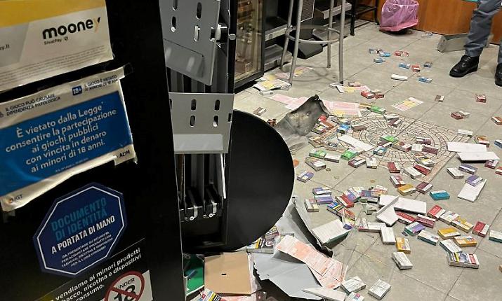Catania, ricominciate le &ldquo;esplosioni&rdquo; ai distributori di sigarette