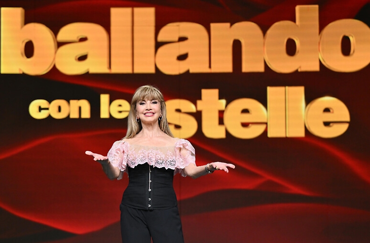 Ballando con le stelle, la notte dei verdetti: tra spareggi, favoriti e polemiche il gran finale che accende Rai 1