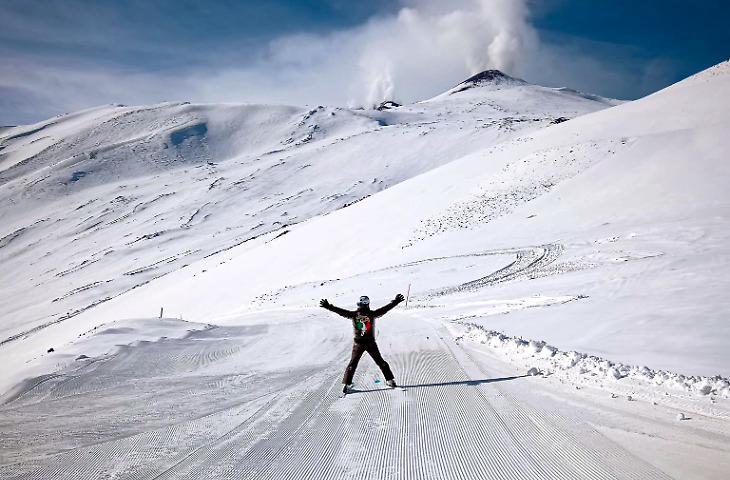 Sull&rsquo;Etna si &egrave; concluso un inverno da incorniciare : stagione sciistica eccezionale e ora la magia di primavera