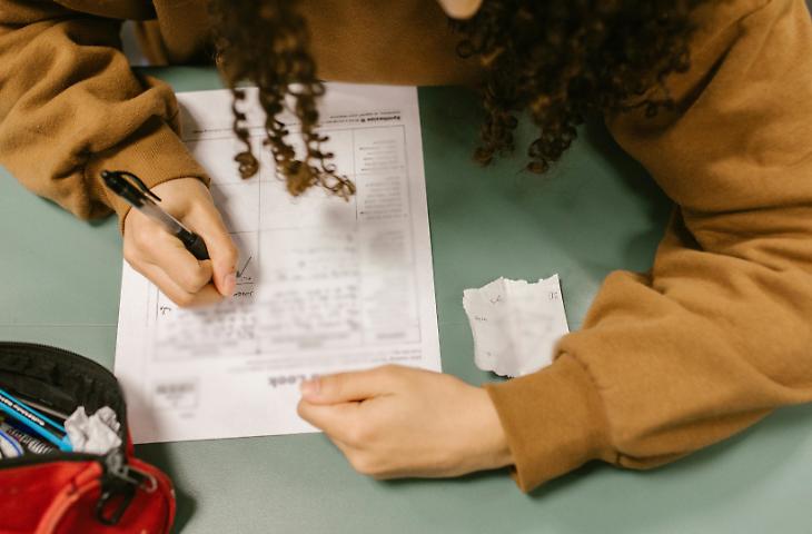 &laquo;Non voglio andarmene&raquo;: la lettera di Tiziana, 10 anni, alla Meloni per chiedere la scuola a Filicudi