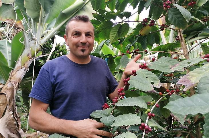 Tutti mi dicevano che ero pazzo a piantare il caff&egrave; in Sicilia; oggi &egrave; una realrt&agrave;