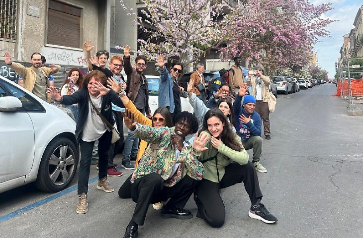 "Protest of the bodies" in San Berillo: "Here we dance against violence"