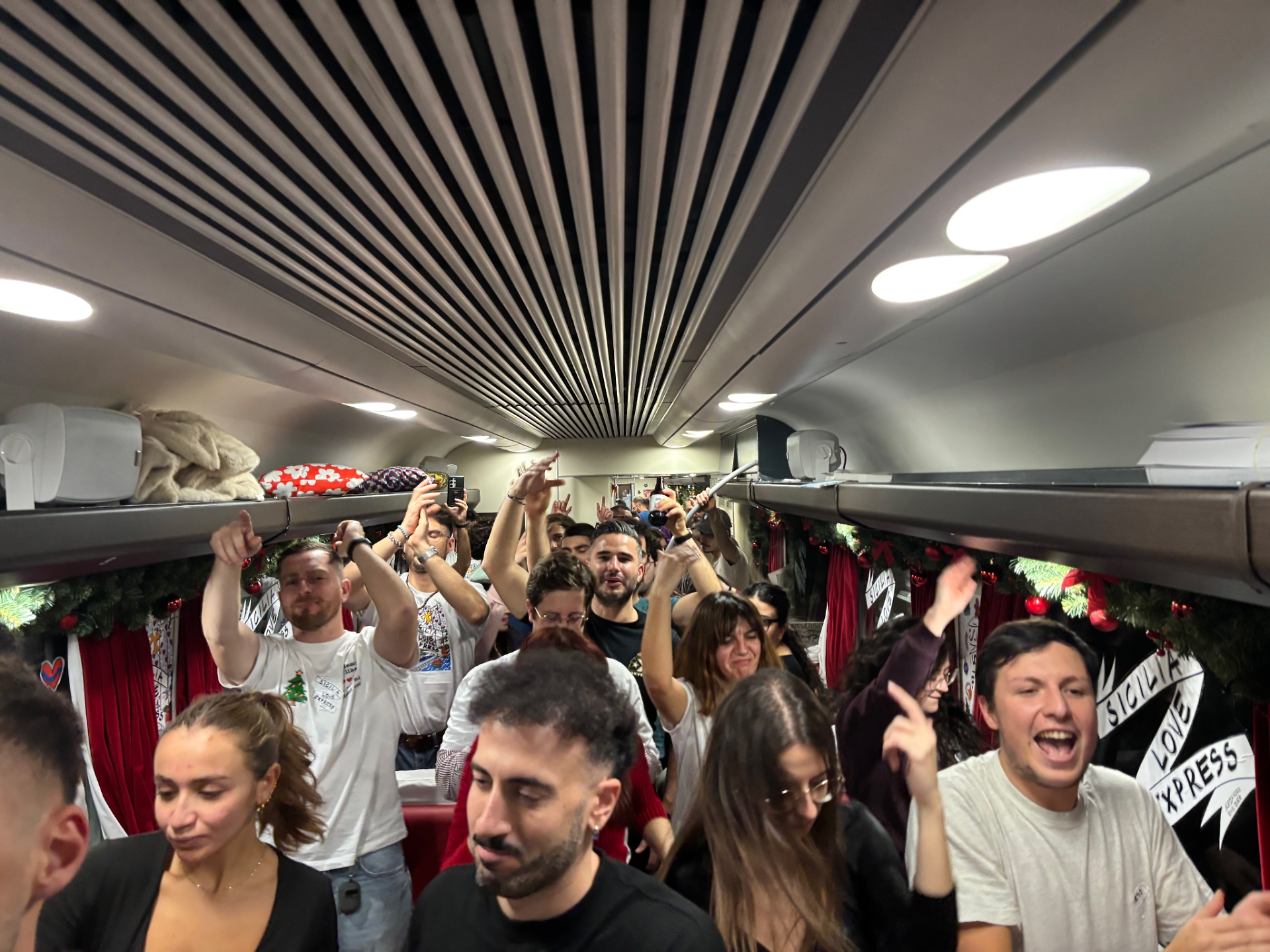 La carrozza 9 prestata a discoteca