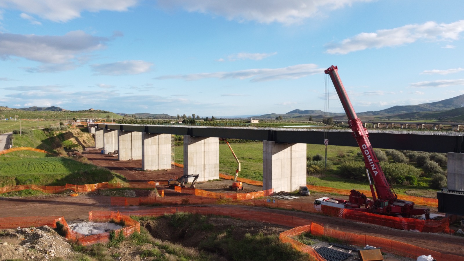 Un cantiere del raddoppio ferroviario sulla Catania-Palermo