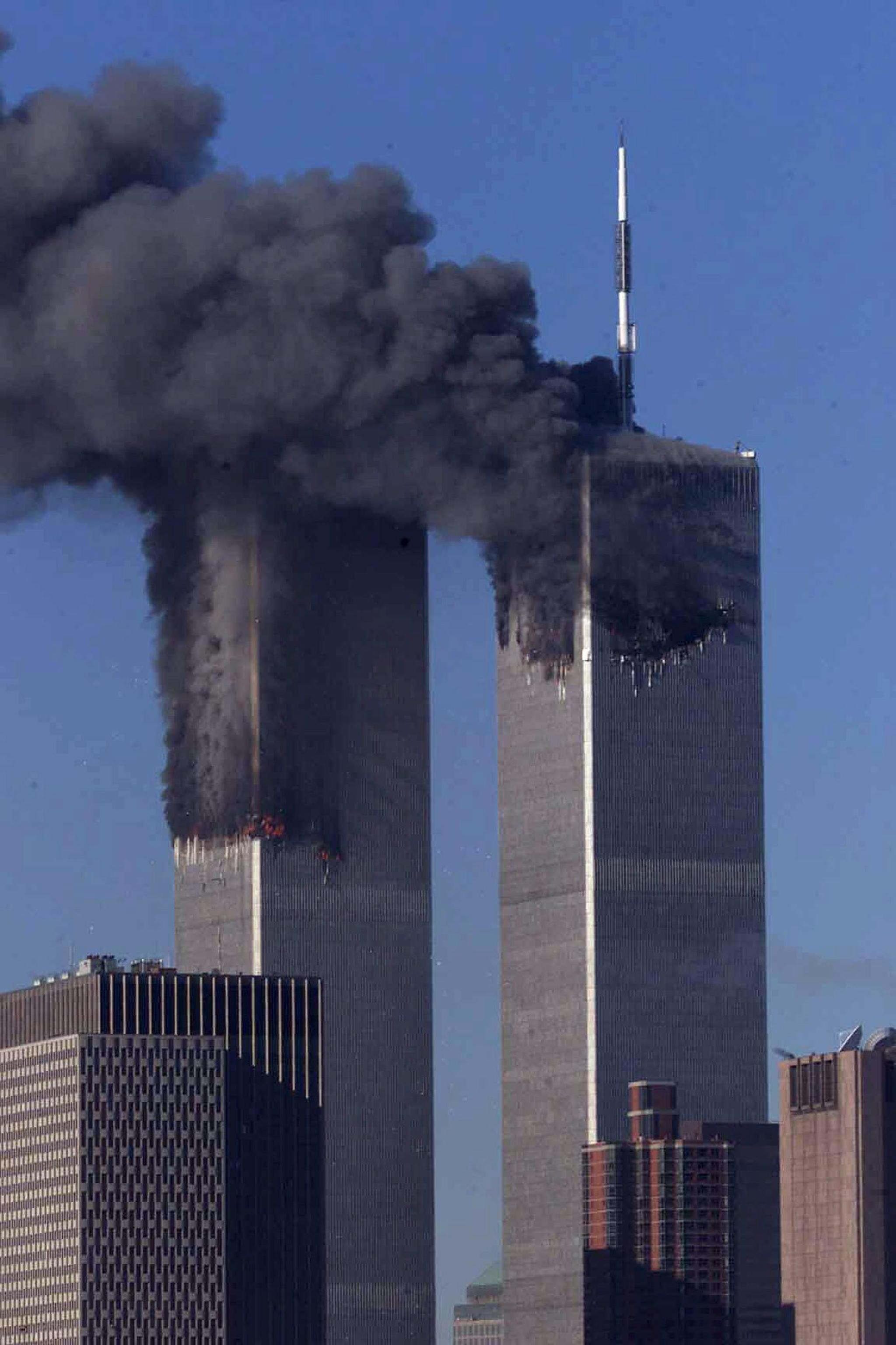 2001 год 11 сентября башни. Башни Близнецы в Нью-Йорке 11 сентября. ВТЦ Нью-Йорк 2001.