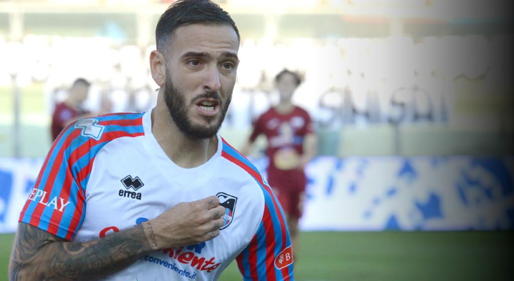 Esultanza del calciatore del Catania Marco Palermo