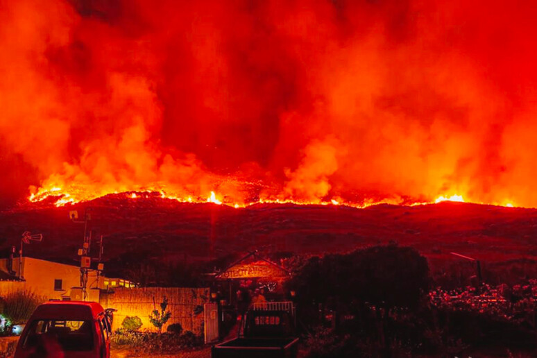Incendio durante riprese fiction Rai a Stromboli